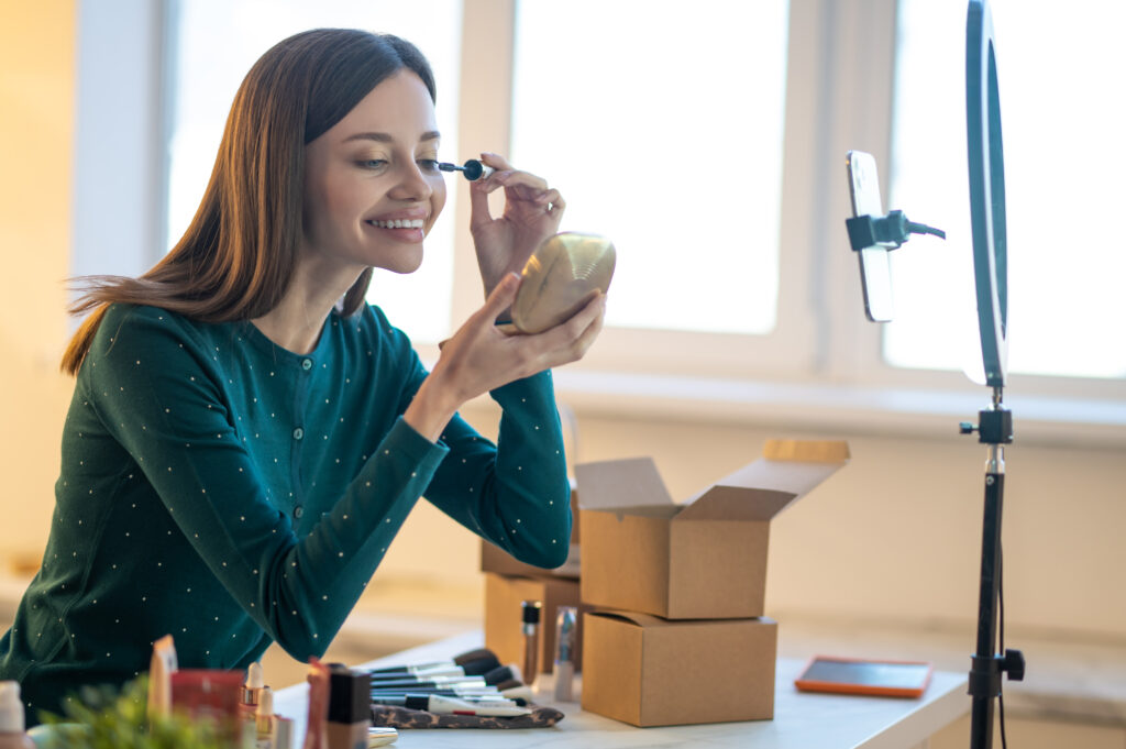 Produzir conteúdo de beleza exige dedicação, criatividade e constância. Mas quando o shadowban entra em cena, tudo isso parece invisível.